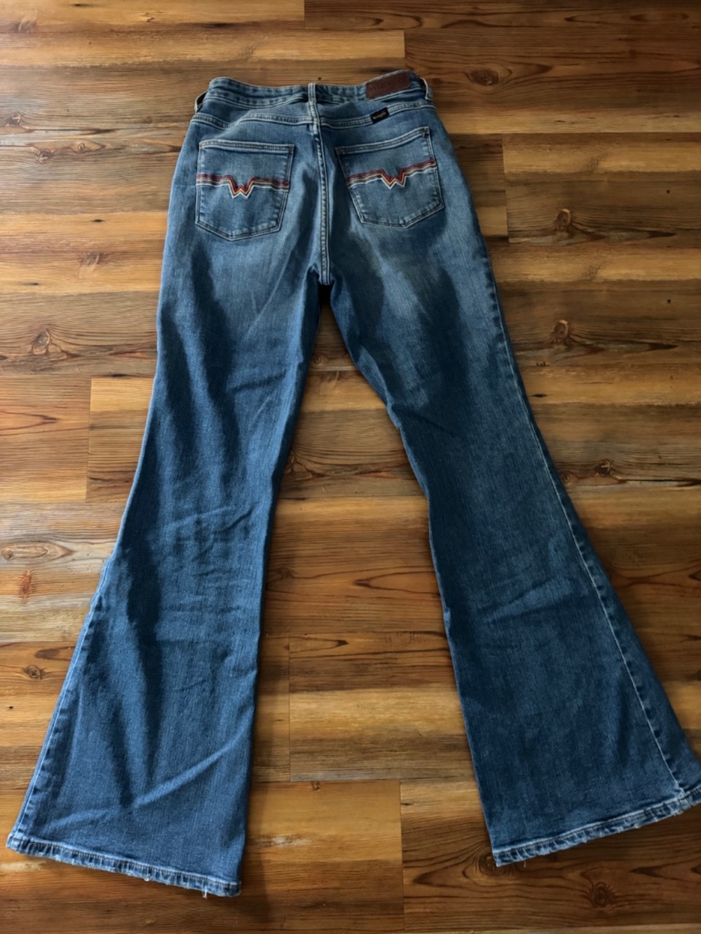 WOMEN'S FIERCE FLARE EMBROIDERED JEAN Size 4/27 - Picture 6 of 10